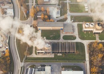 6 Ways the Manufacturing Sector Can Reduce Carbon Emissions