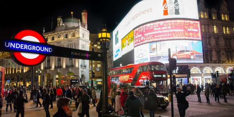 How billboard advertising can fit the ‘bill’ without leaving people ‘board’ stiff