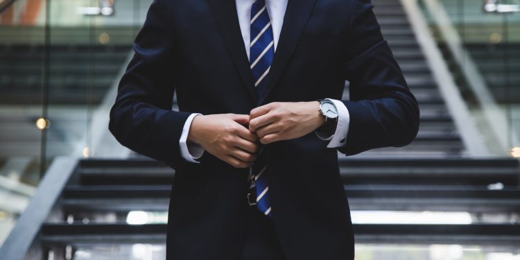 What tasks are CEO’s assigning to virtual assistants?