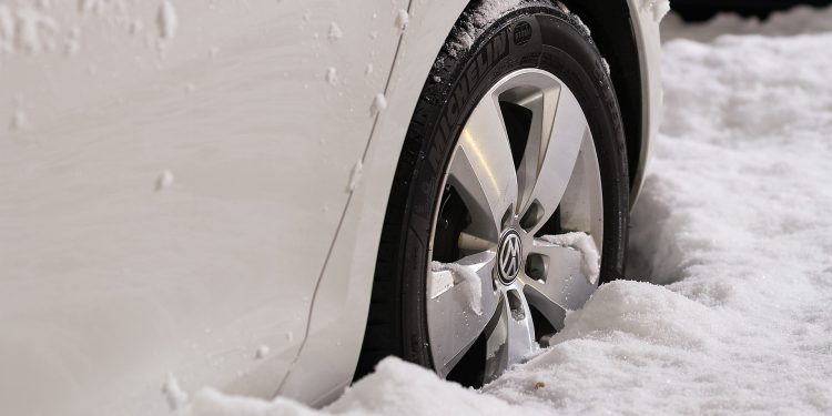 6 wild winter driving myths debunked