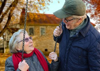 7 Easy Everyday Ways to Stay Active in Old Age