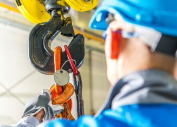 What Qualifies as ‘Complex Lifting’? A Guide for Site Managers